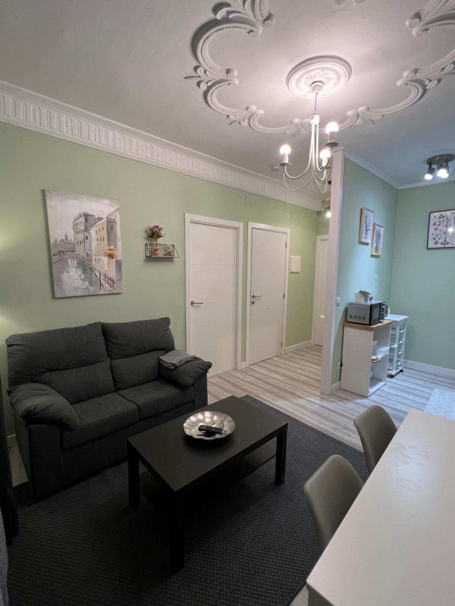Apartamento Turistico Plaza I Monforte De Lemos Luaran gambar