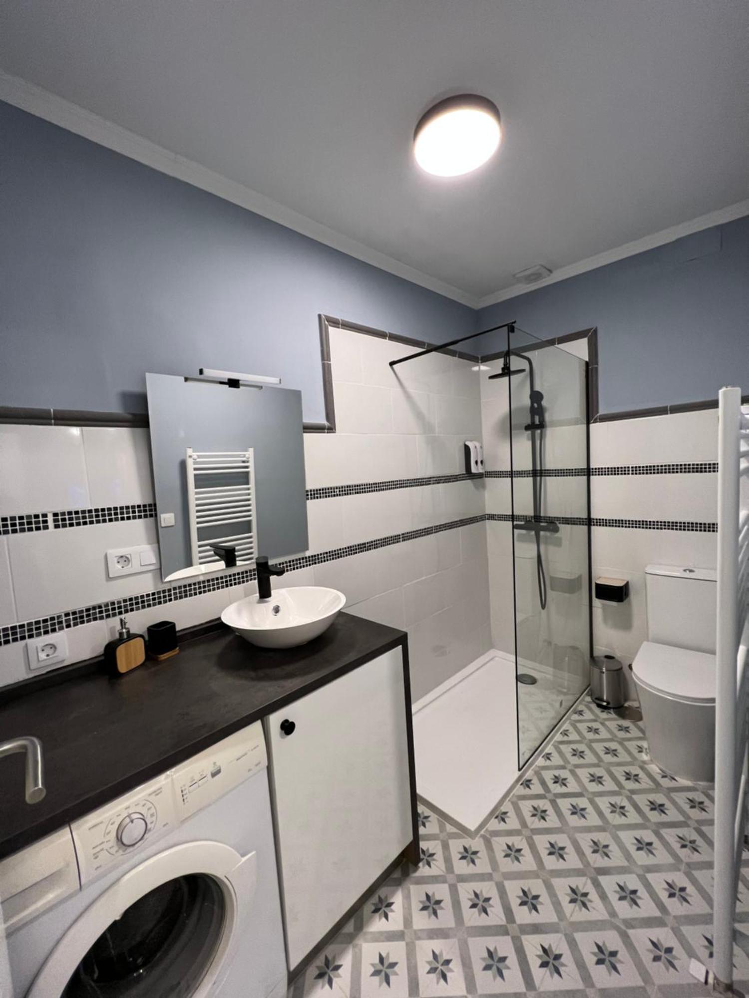 Apartamento Turistico Plaza I Monforte De Lemos Luaran gambar
